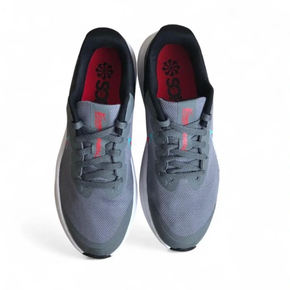 Nike Kids Star Runner 3 sneaker Smoke Grey/Siren Red-black 4.5 Big Kid